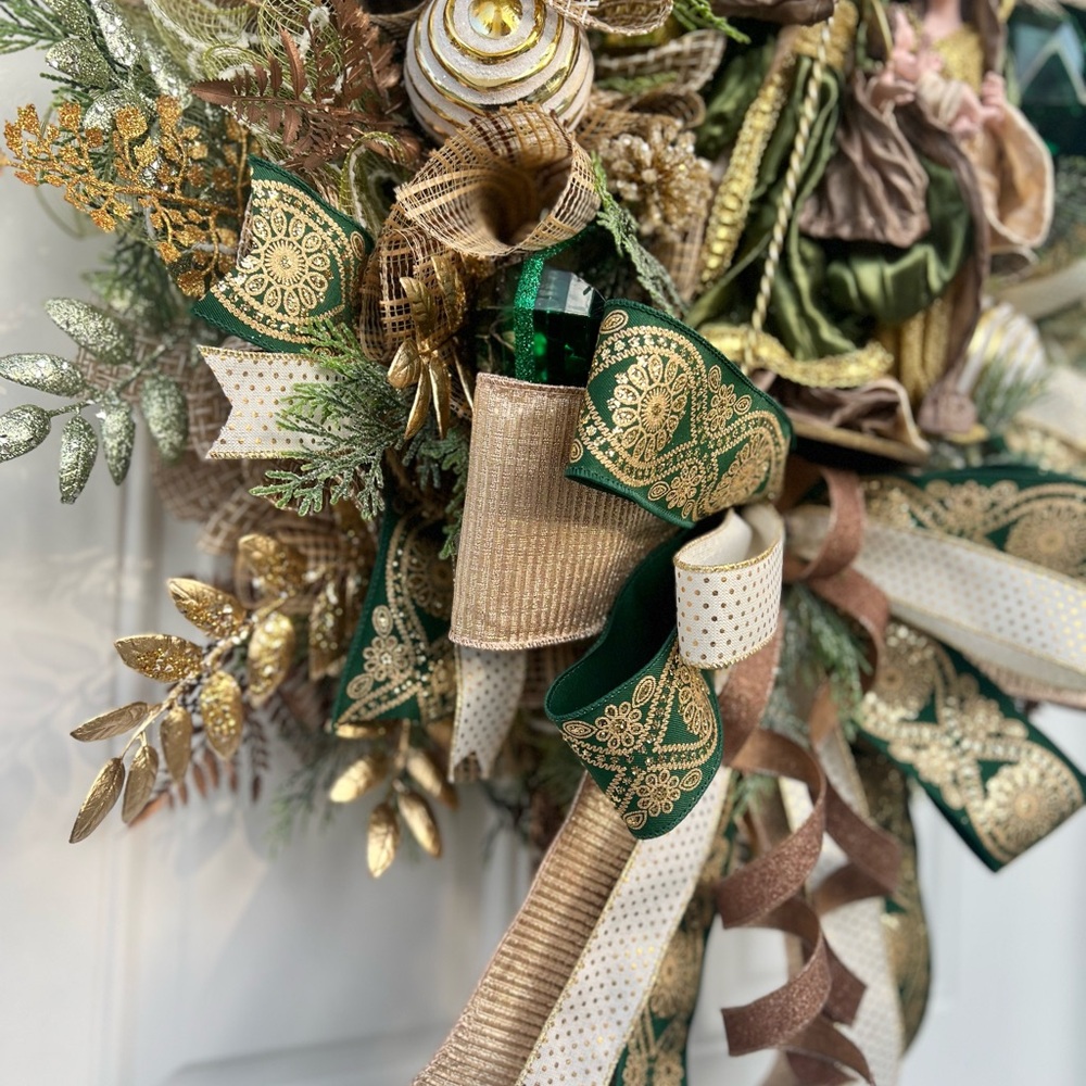 Large 30β Handmade Elegant Holy Family Green and Gold Holiday Wreath - Picture 4 of 11